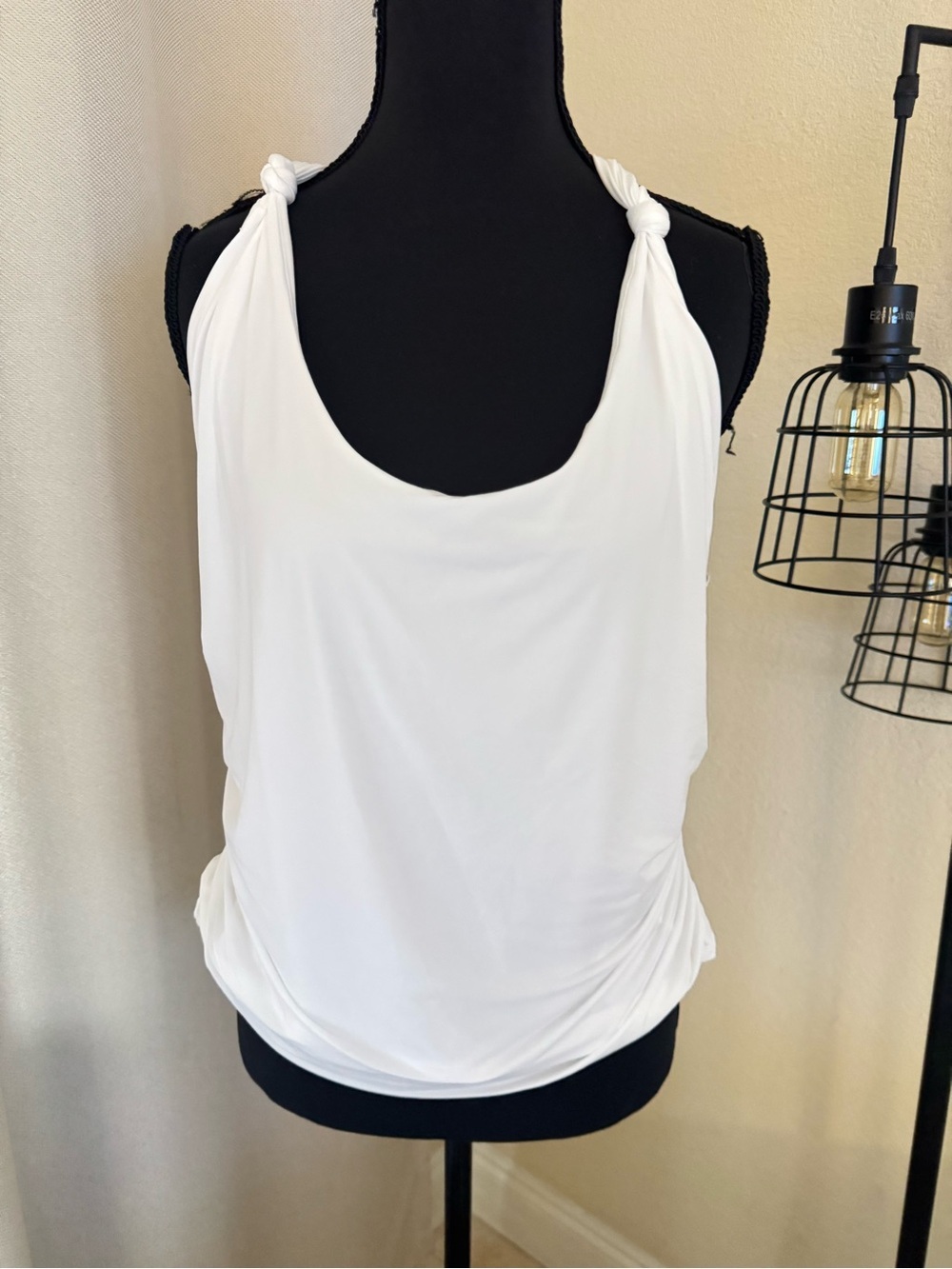NWT Abercrombie & Fitch White Knot Halter Tank Top Open Back XL - Picture 2 of 8
